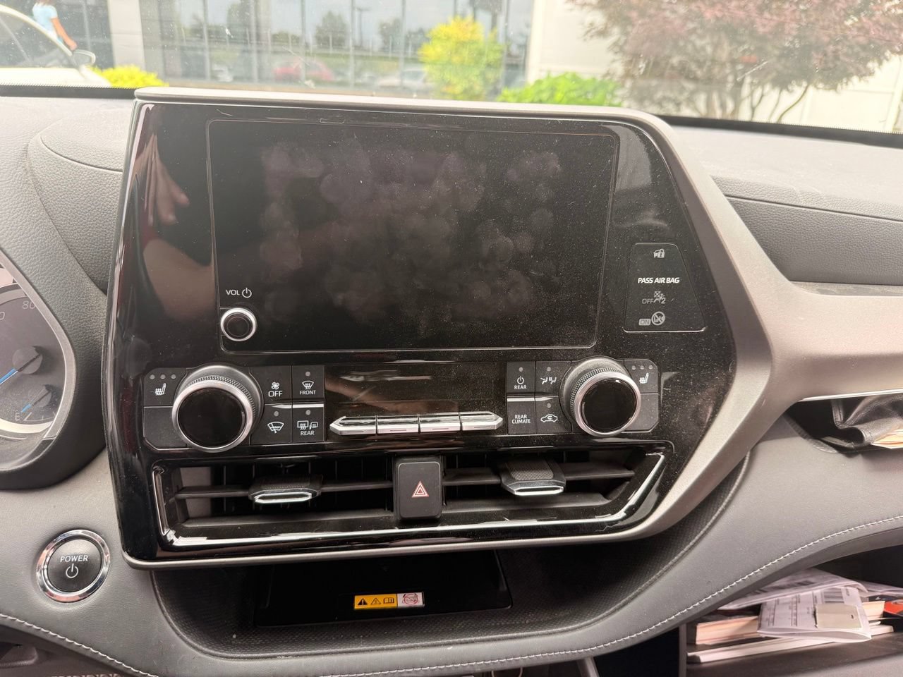 Used 2023 Toyota Highlander XLE AWD/4WD image 17