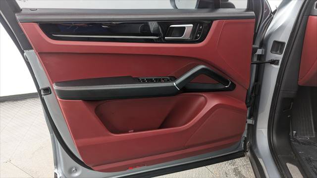 Used 2021 Porsche Cayenne image 13