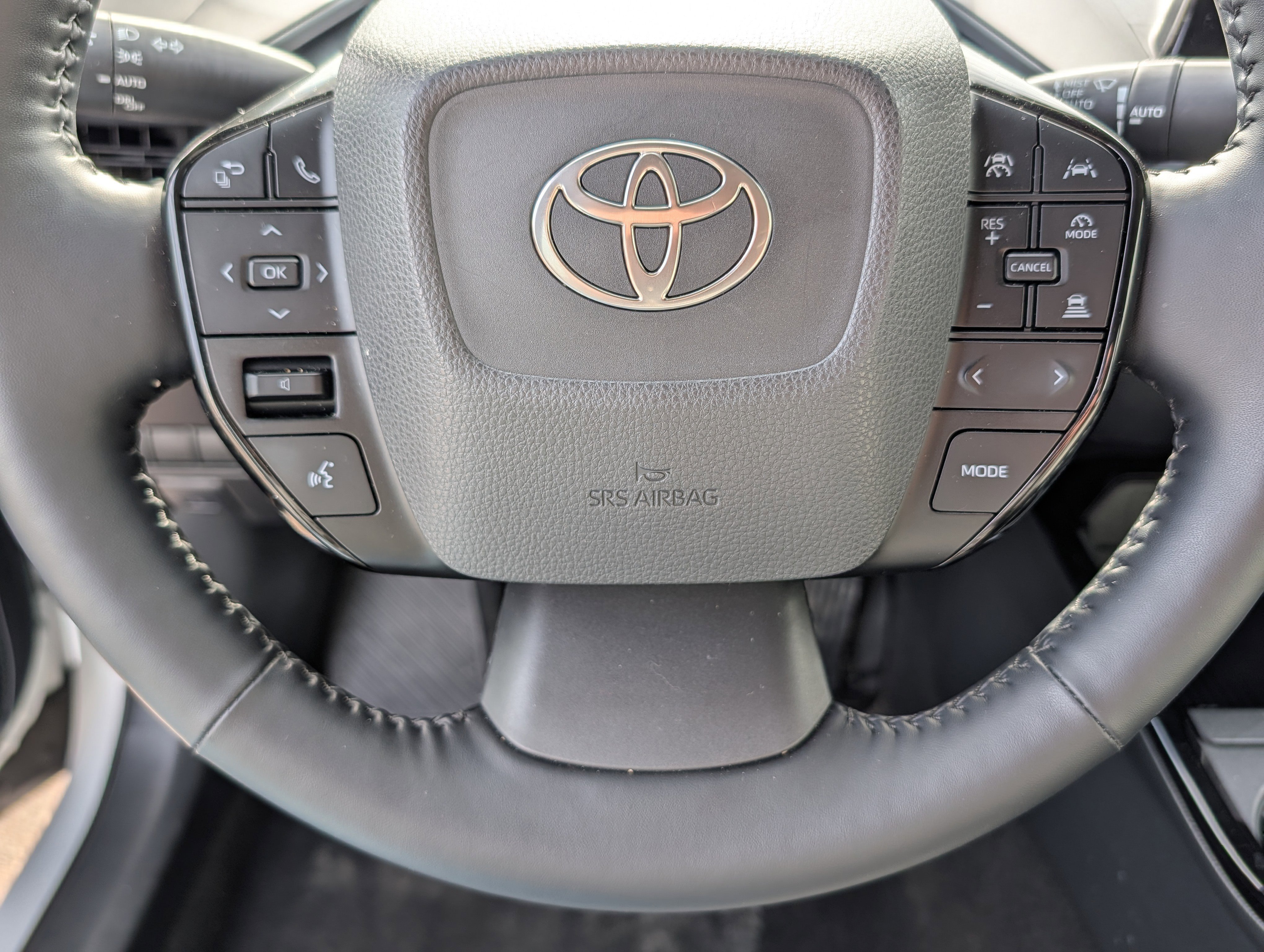 Used 2024 Toyota Prius XLE image 25