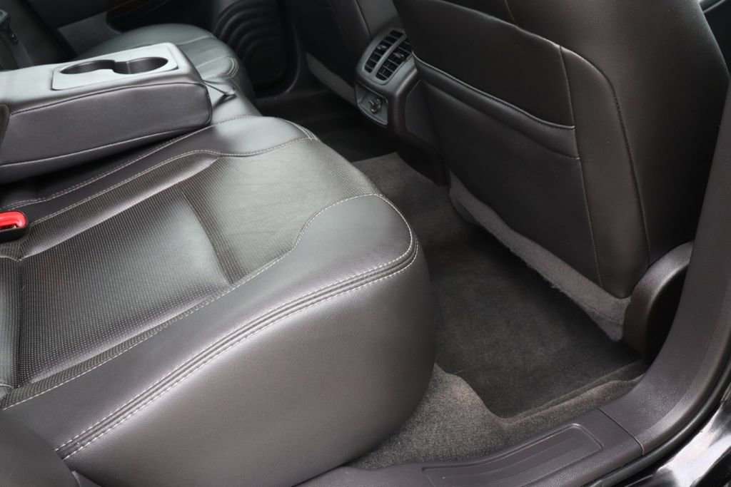 Used 2015 Ford Taurus Limited FWD image 36