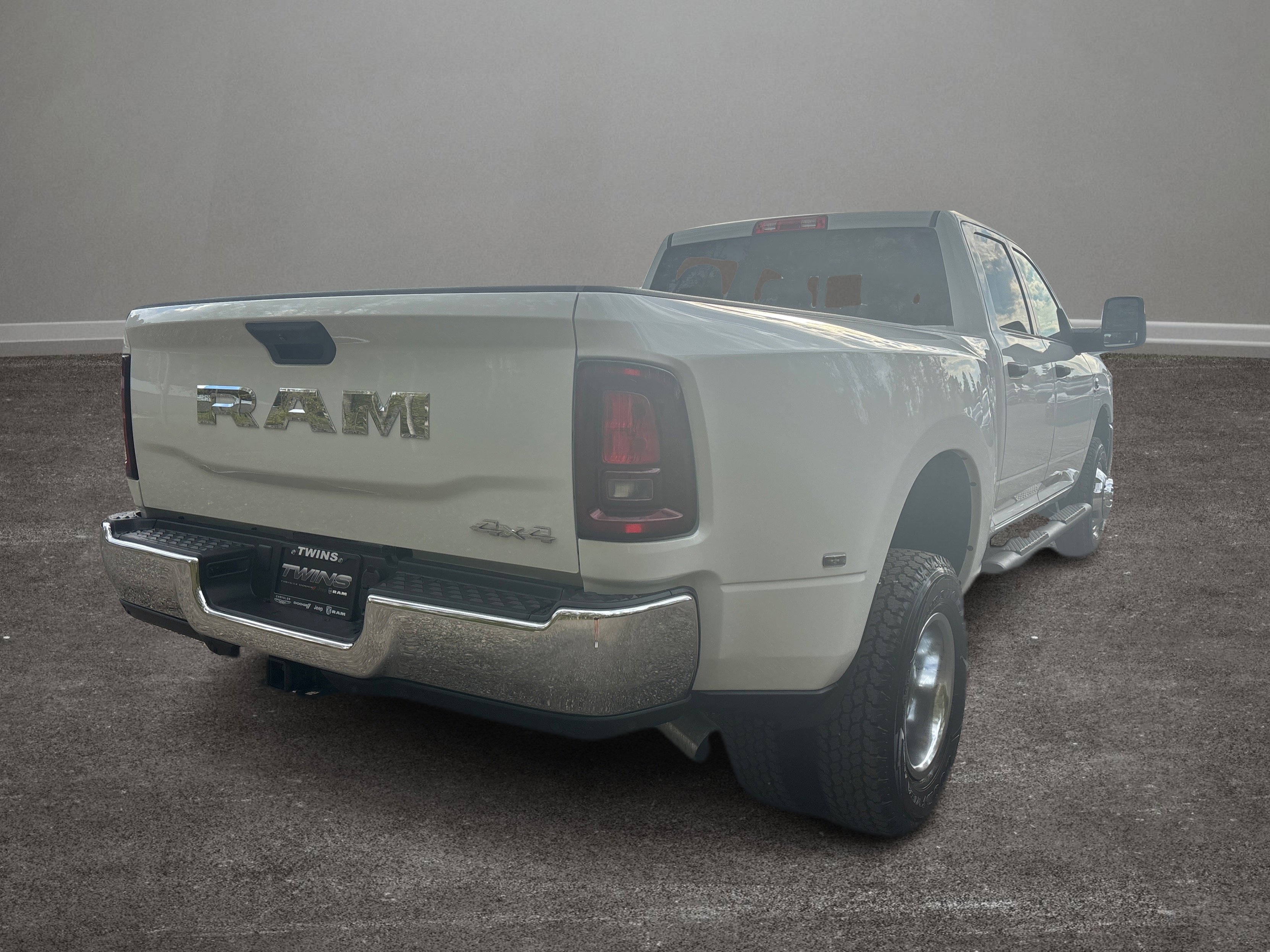 New 2026 RAM 3500 Tradesman image 35