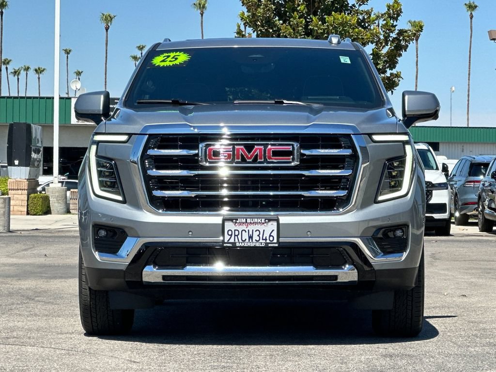 Used 2025 GMC Yukon Elevation w/ Elevation Premium Package AWD/4WD image 8