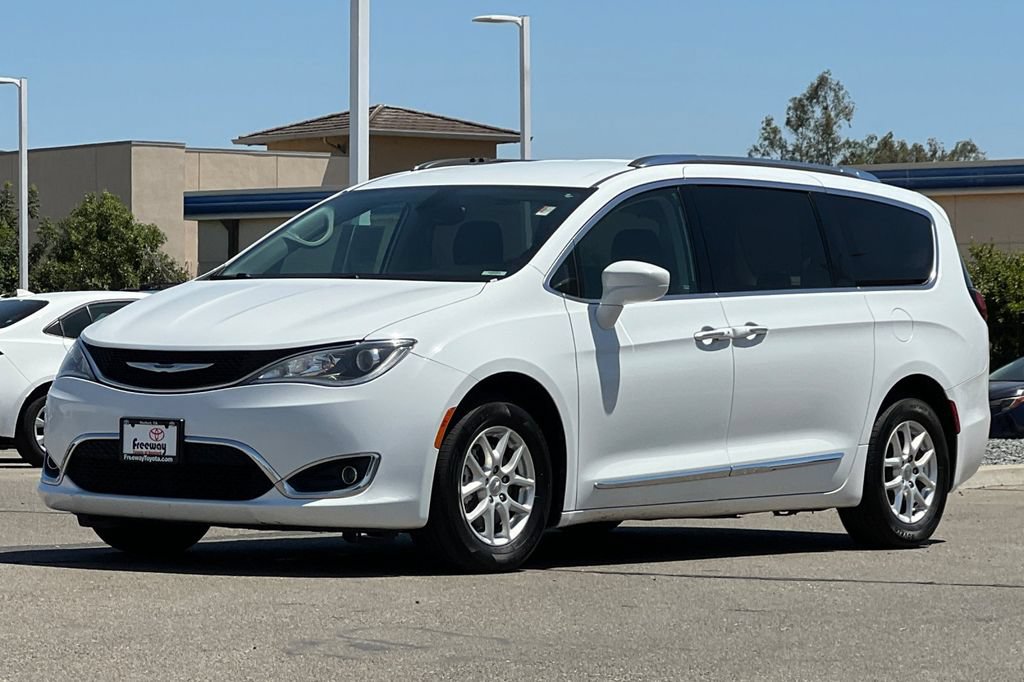 Used 2020 Chrysler Pacifica Touring-L FWD image 10