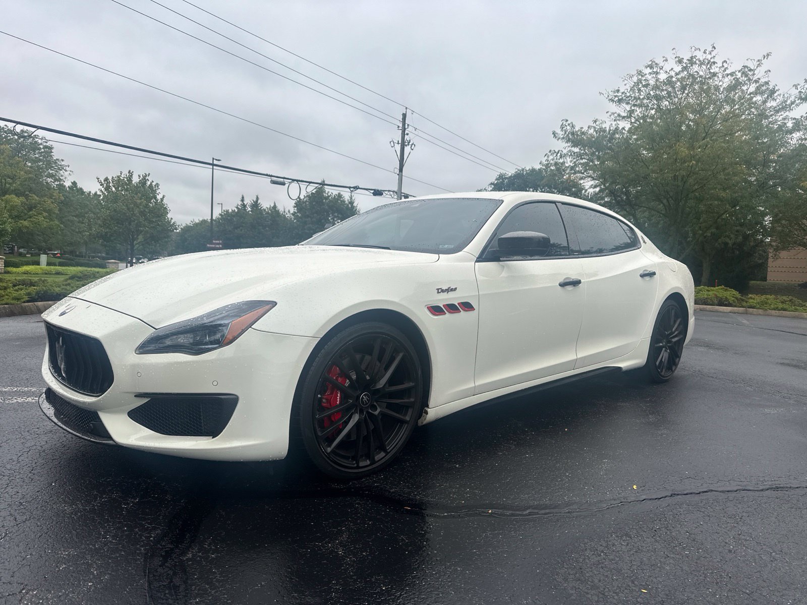 Used 2021 Maserati Quattroporte Trofeo RWD image 1