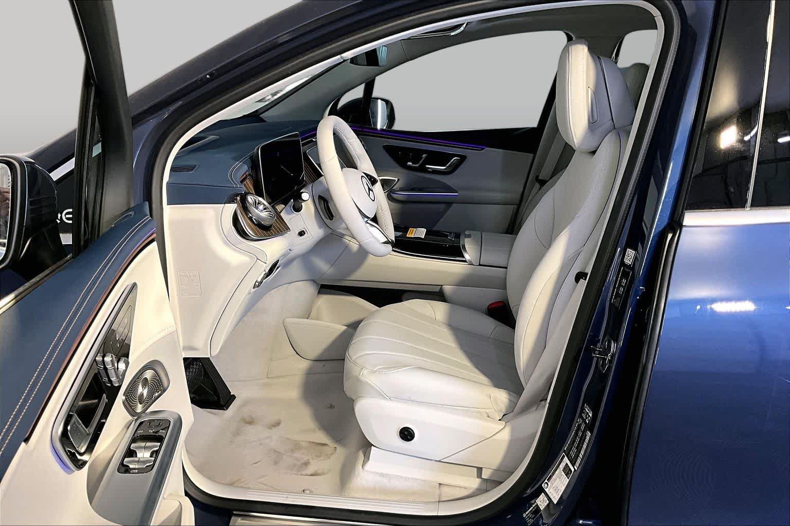New 2026 Mercedes-Benz EQE 320 4MATIC SUV image 13