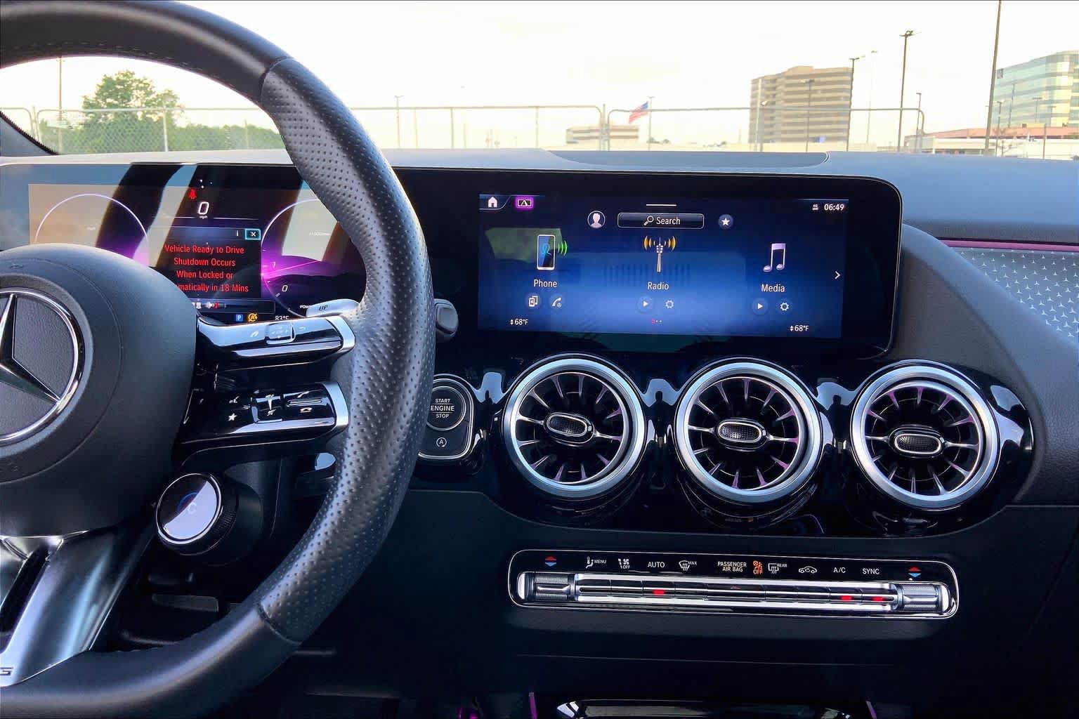 Used 2025 Mercedes-Benz GLA 35 AMG 4MATIC image 7