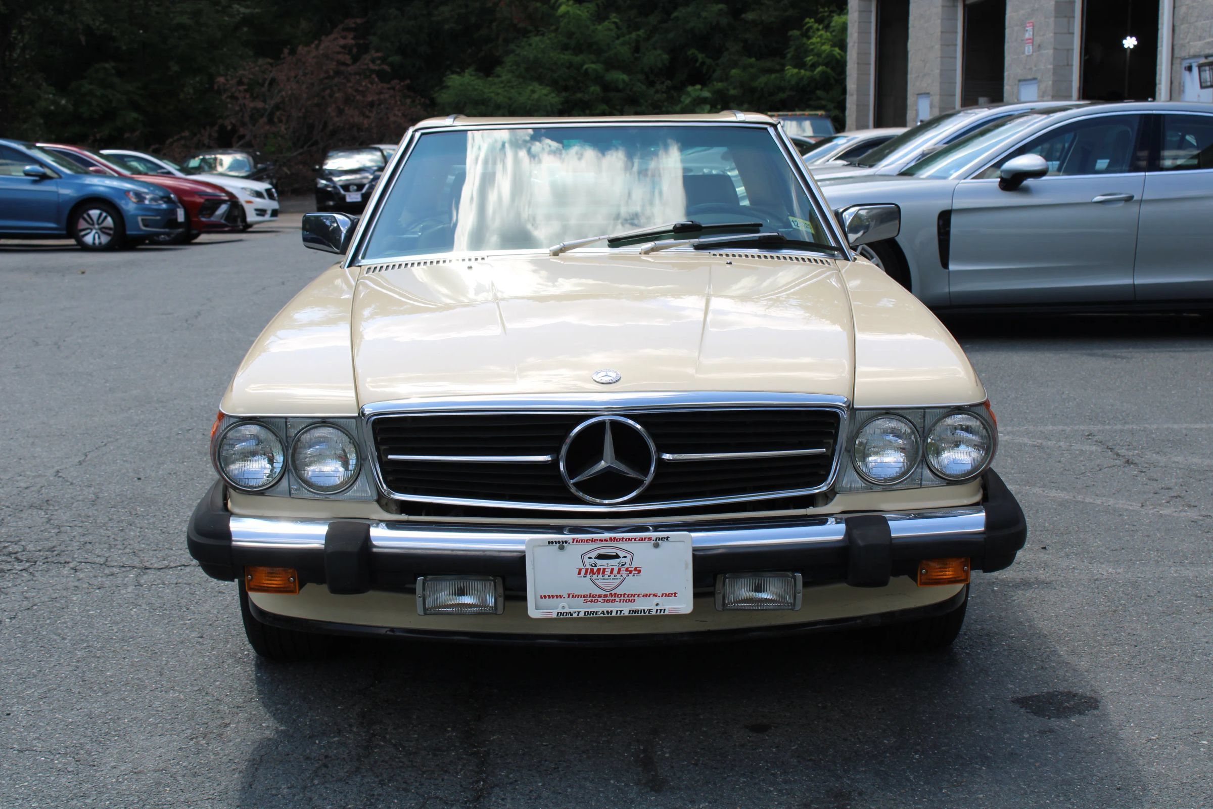Used 1987 Mercedes-Benz 560 SL image 2