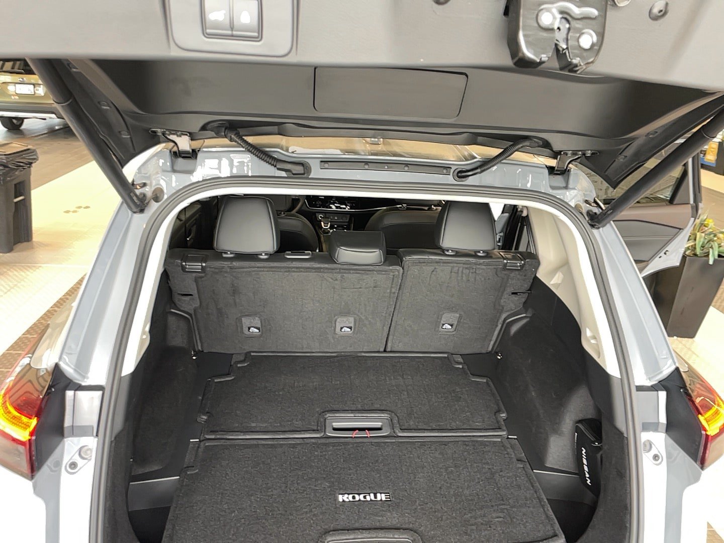 Used 2023 Nissan Rogue SL w/ SL Premium Package AWD/4WD image 29