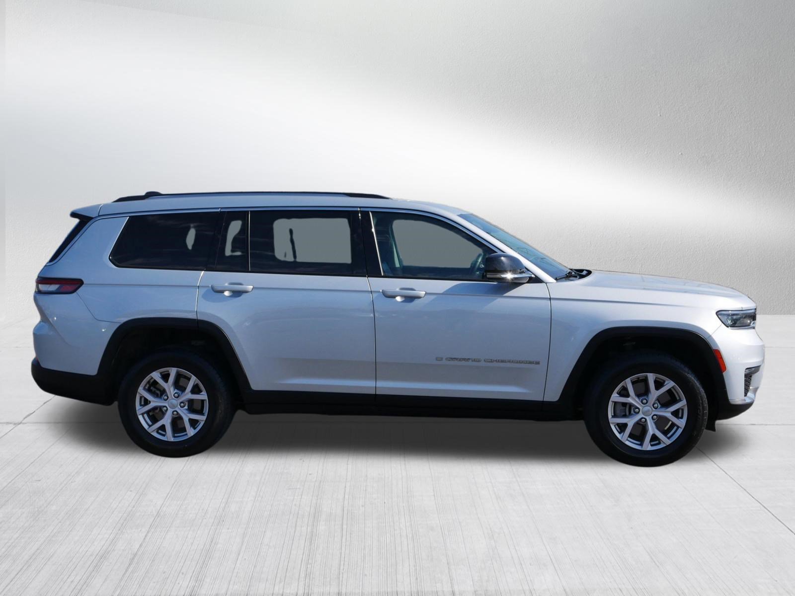 Used 2022 Jeep Grand Cherokee L Limited AWD/4WD image 8