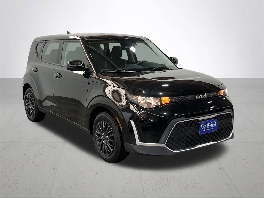 Used 2023 Kia Soul LX image 7