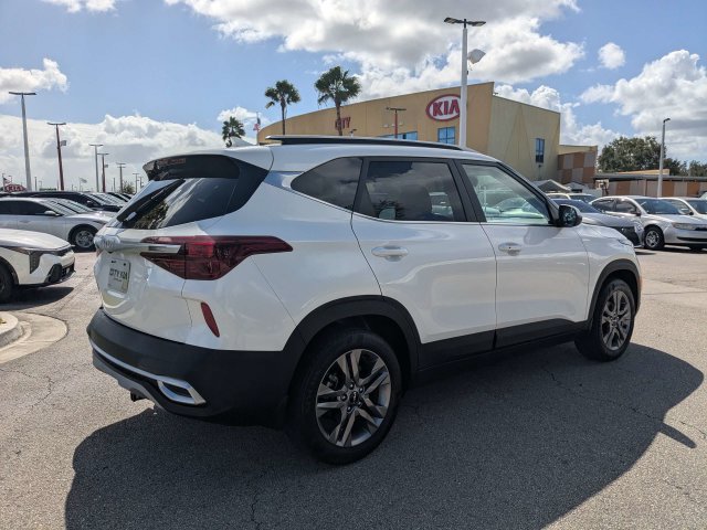 Used 2023 Kia Seltos S w/ Navigation Package FWD image 5
