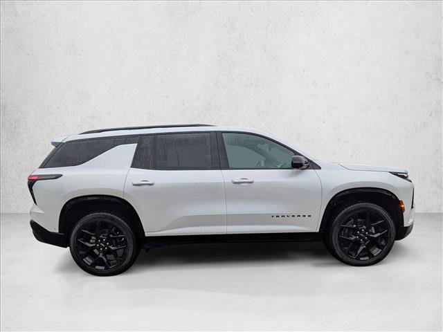 Used 2025 Chevrolet Traverse RS image 4