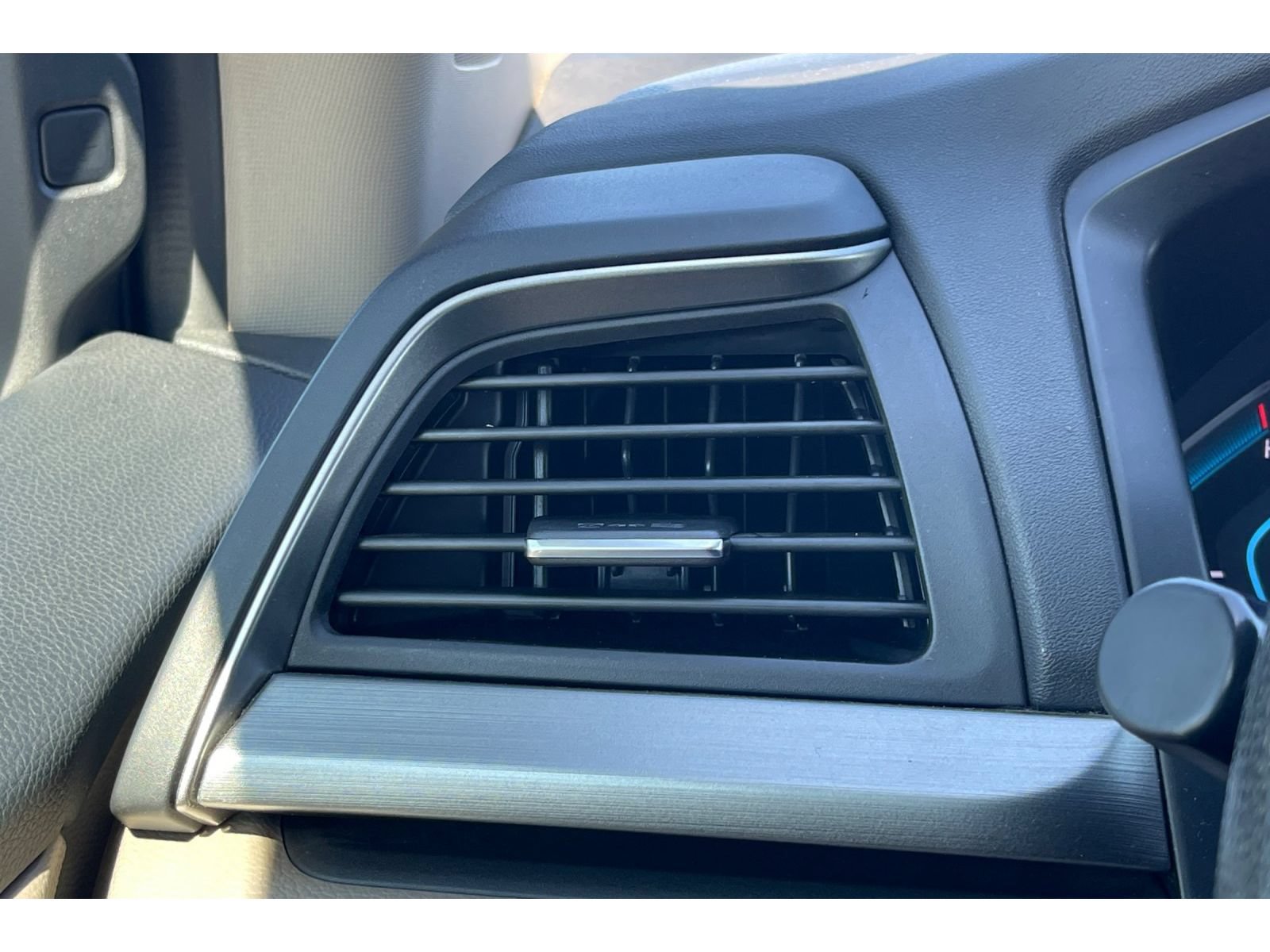Certified 2019 Honda Odyssey EX image 29