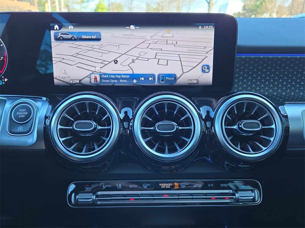 Certified 2025 Mercedes-Benz GLB 35 AMG 4MATIC image 24