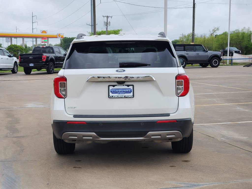 Used 2021 Ford Explorer XLT w/ Equipment Group 202A image 6