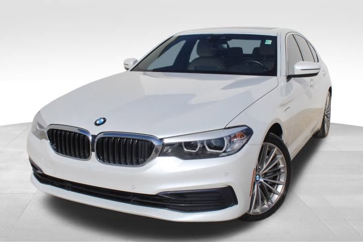 Used 2020 BMW 530e xDrive w/ Premium Package image 1