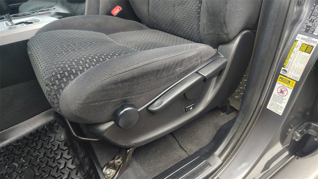 Used 2011 Toyota Tundra 4x4 CrewMax image 11