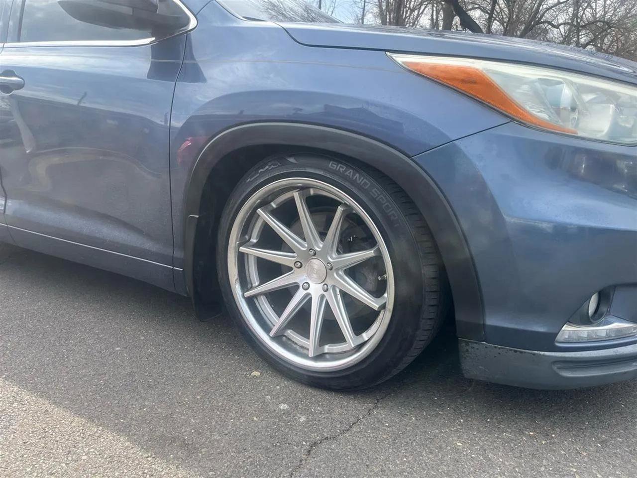 Used 2015 Toyota Highlander Limited image 4