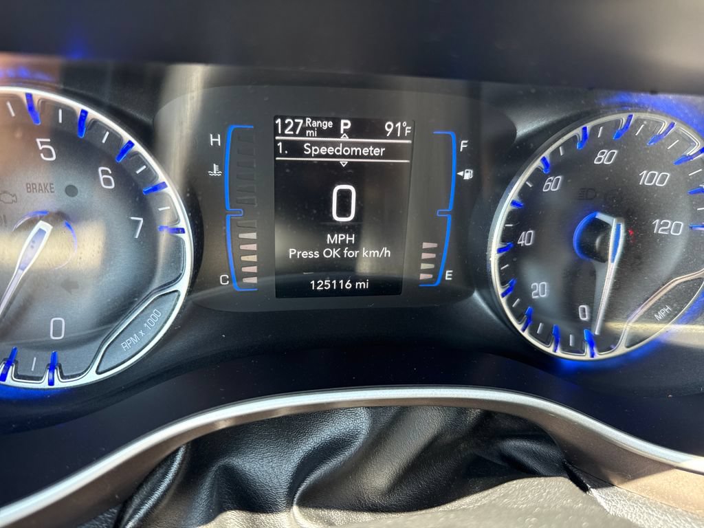 Used 2017 Chrysler Pacifica Touring FWD image 16