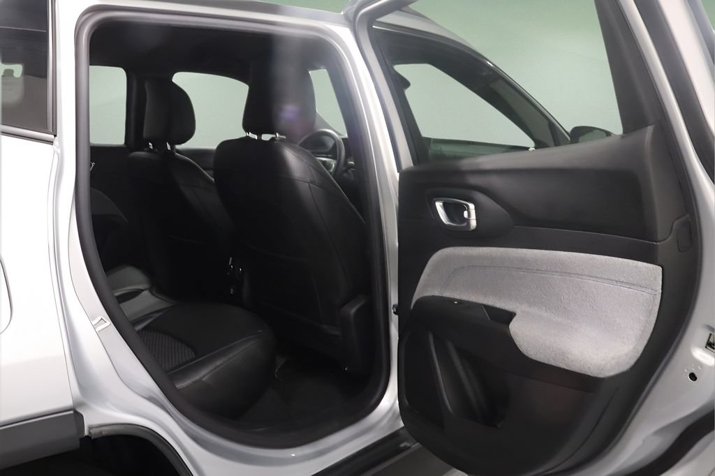 Used 2024 Jeep Compass Latitude AWD/4WD image 15