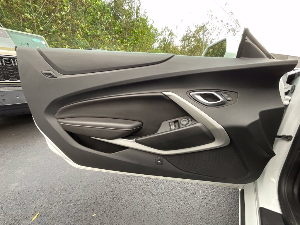 Used 2022 Chevrolet Camaro LT RWD image 8