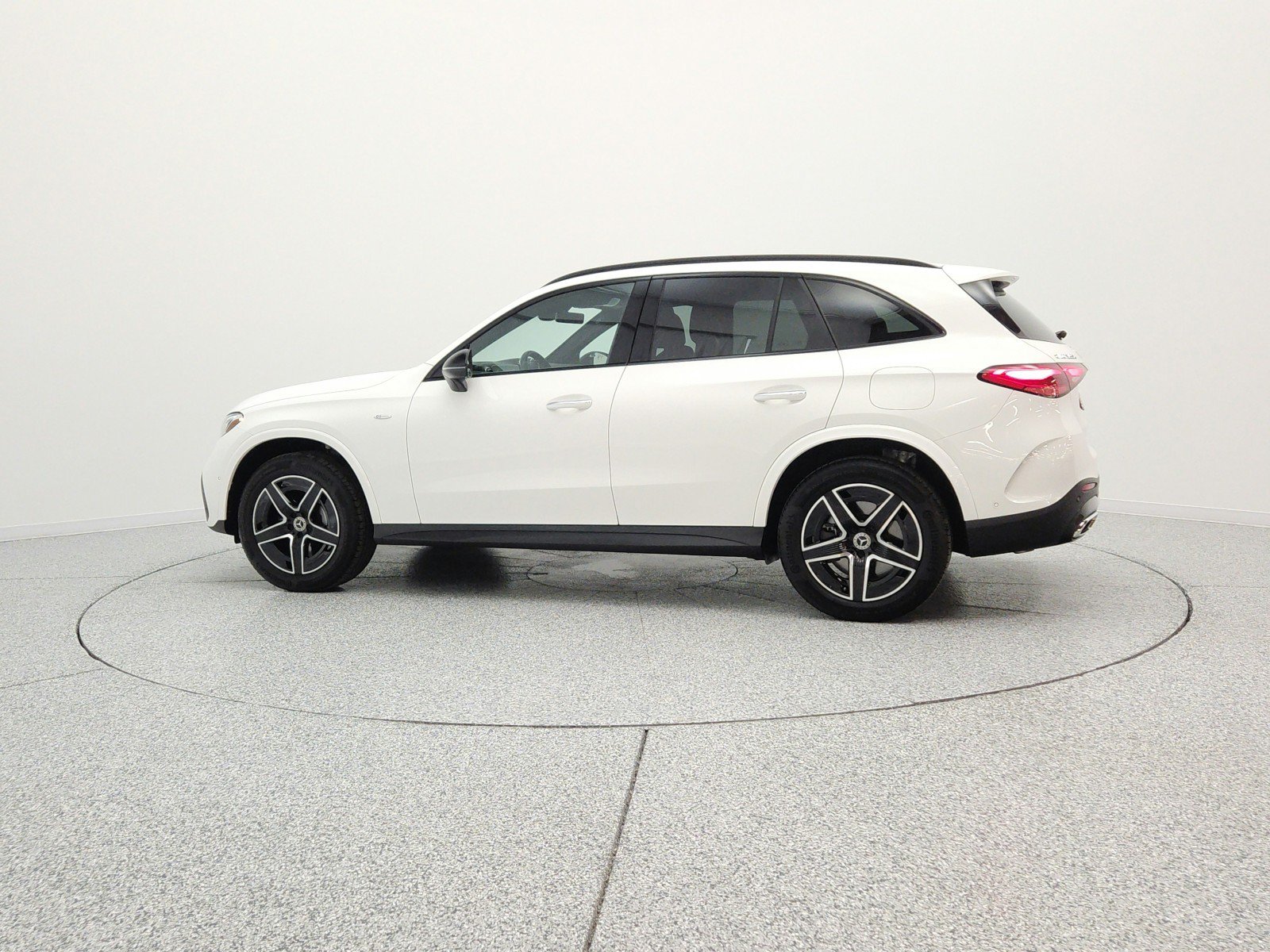 Used 2025 Mercedes-Benz GLC 350e 4MATIC image 8