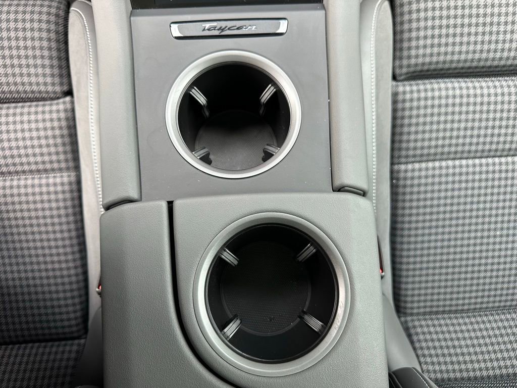 Used 2025 Porsche Taycan 4 Cross Turismo image 24