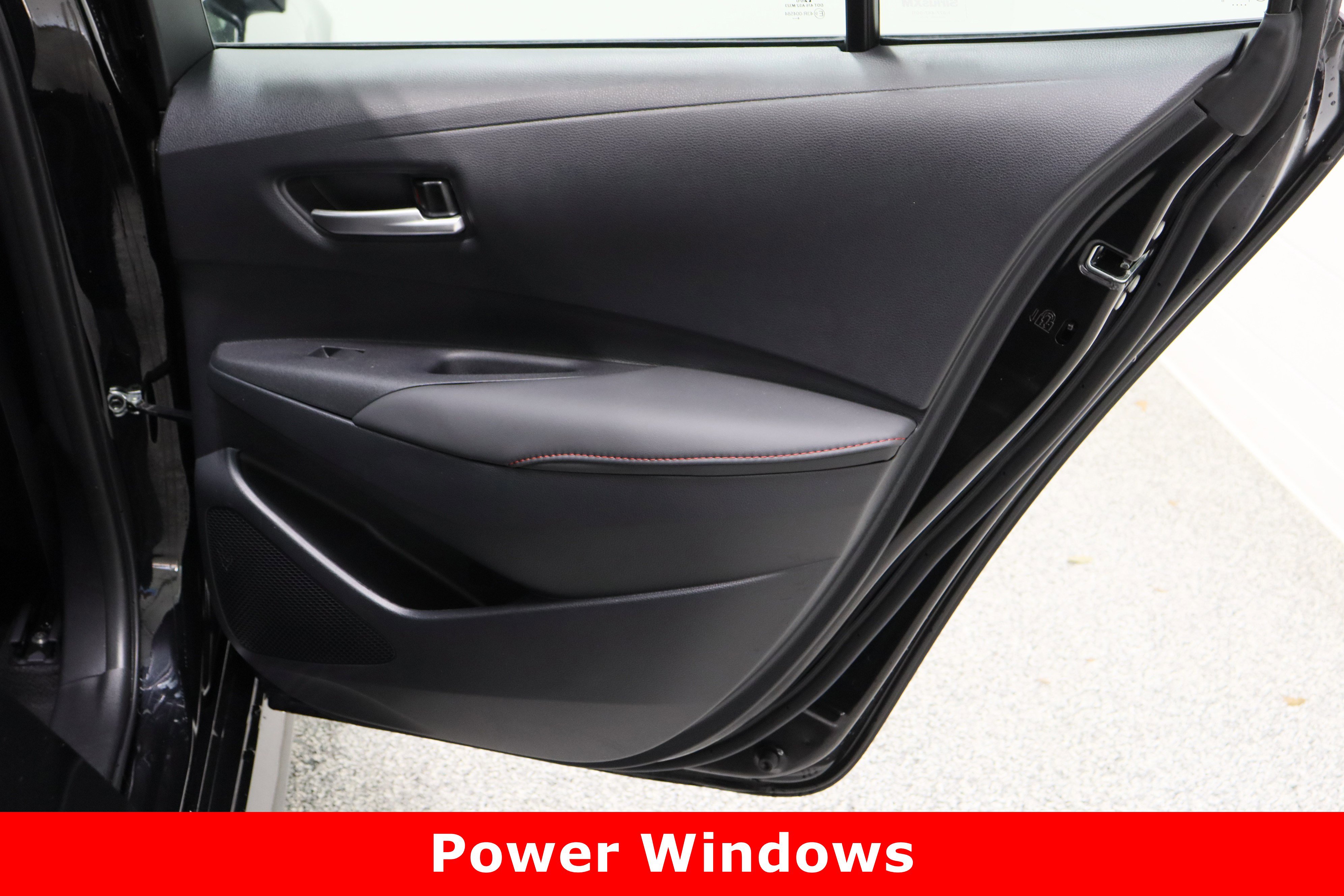 Used 2025 Toyota Corolla SE image 30