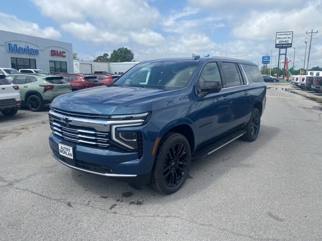 New 2025 Chevrolet Suburban Premier image 2