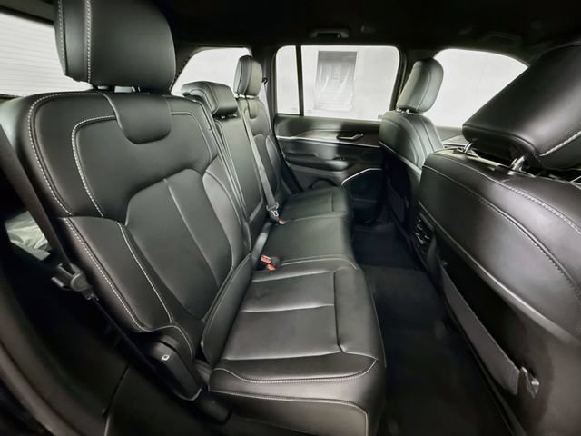 Used 2026 Jeep Grand Cherokee Limited AWD/4WD image 26