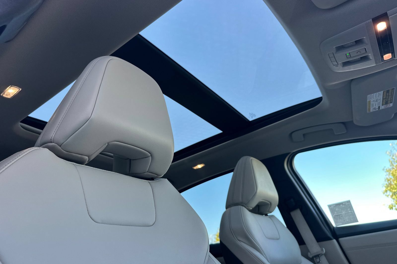 Certified 2023 Nissan Ariya FWD image 19