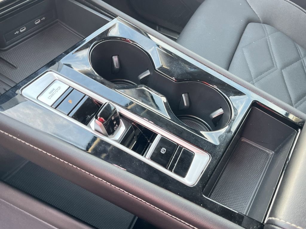 Used 2025 Volkswagen Atlas SE image 23