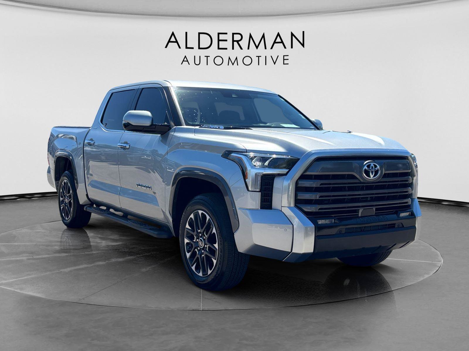 Used 2024 Toyota Tundra Limited AWD/4WD image 7
