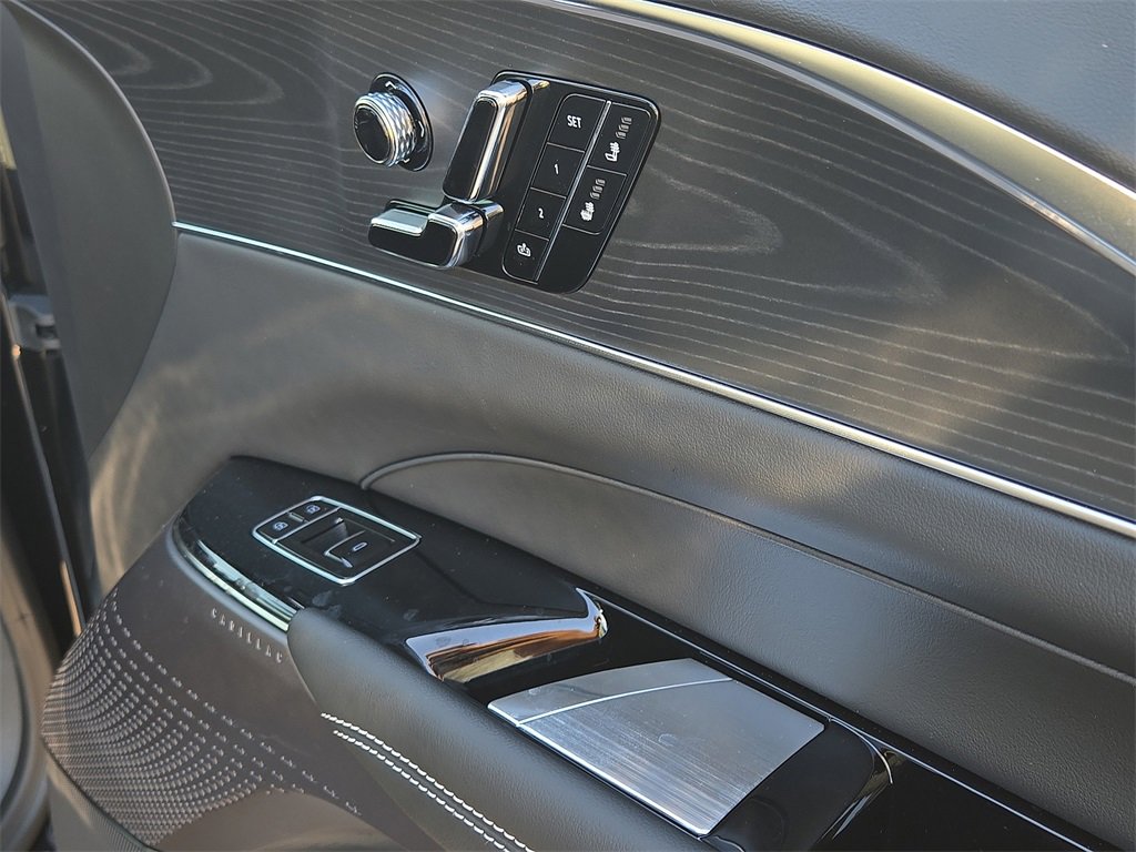 New 2025 Cadillac Lyriq Luxury image 14