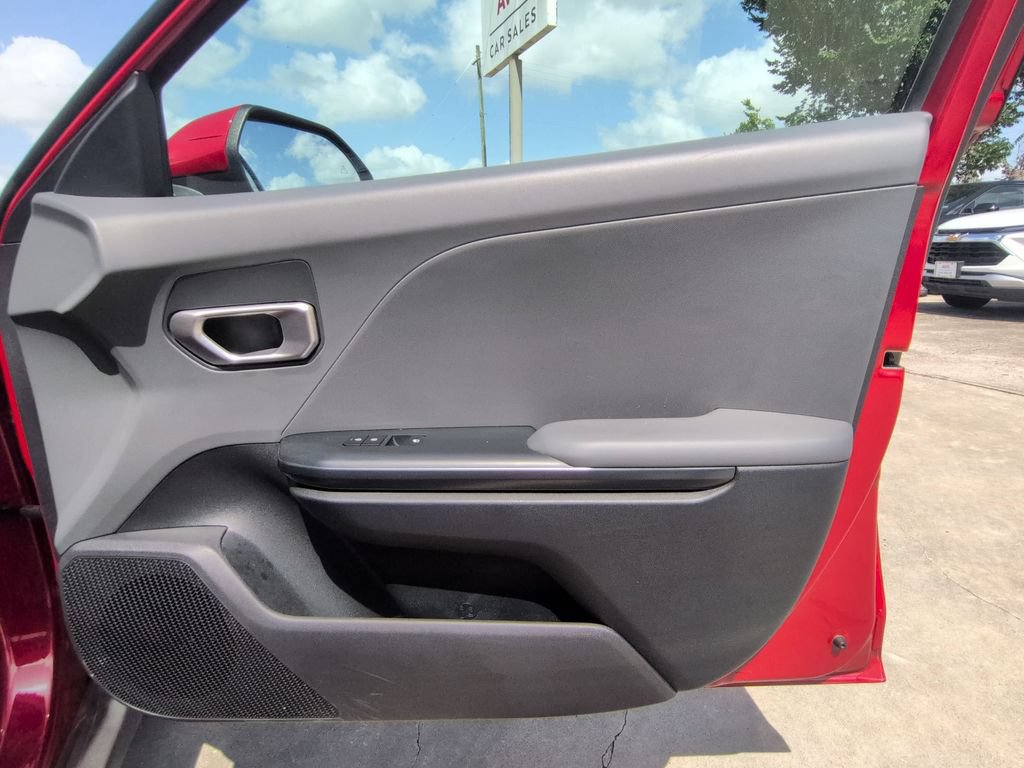 Used 2025 Kia K4 FWD image 32