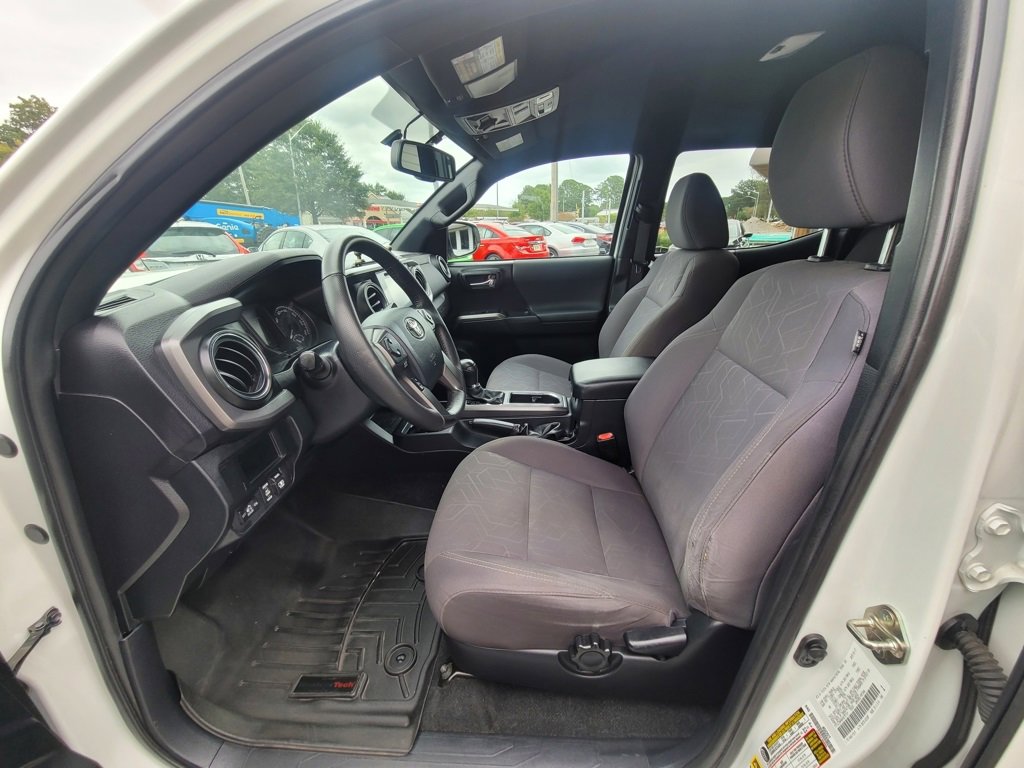 Used 2017 Toyota Tacoma TRD Off-Road image 10