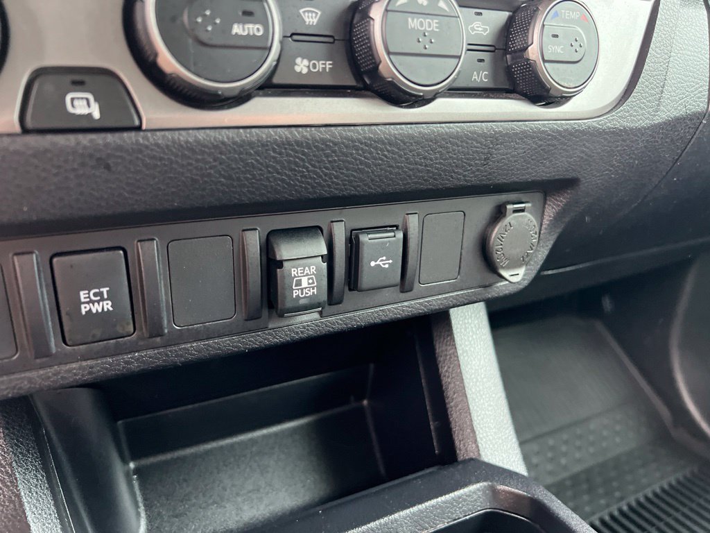 Used 2023 Toyota Tacoma SR5 AWD/4WD image 32