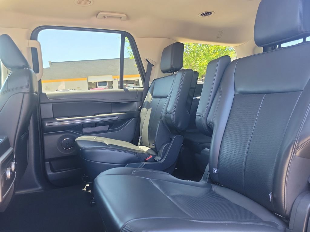 Used 2024 Ford Expedition XLT image 11