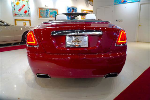 Used 2017 Rolls-Royce Dawn image 11