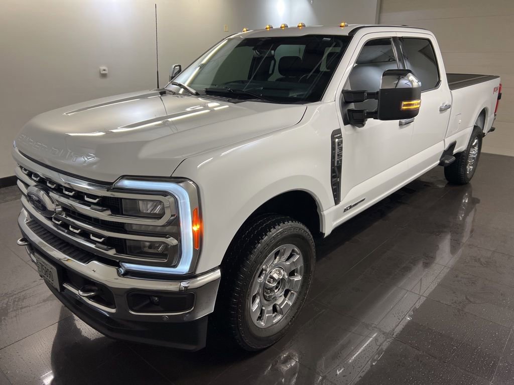 Used 2023 Ford F350 Lariat w/ Lariat Ultimate Package image 3