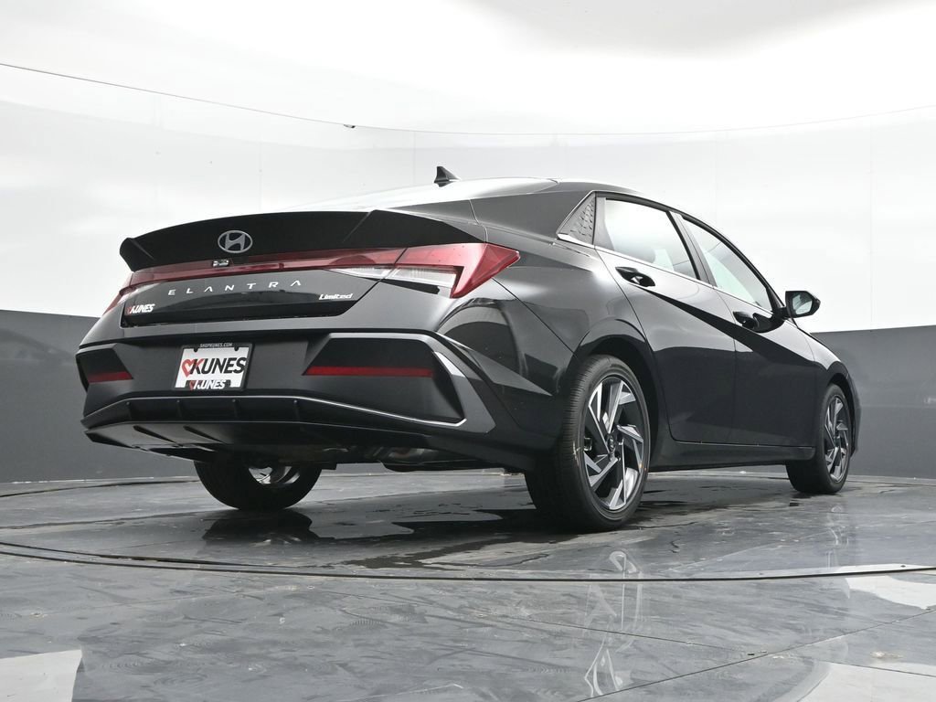 New 2025 Hyundai Elantra Limited image 46