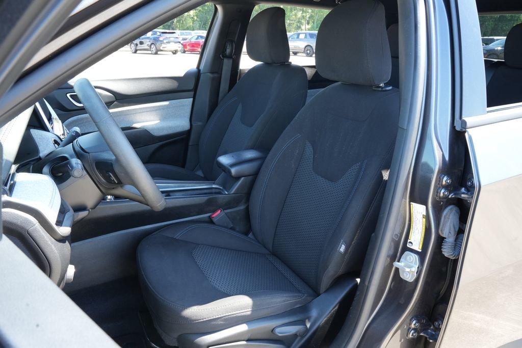 Used 2023 Jeep Compass Sport AWD/4WD image 15