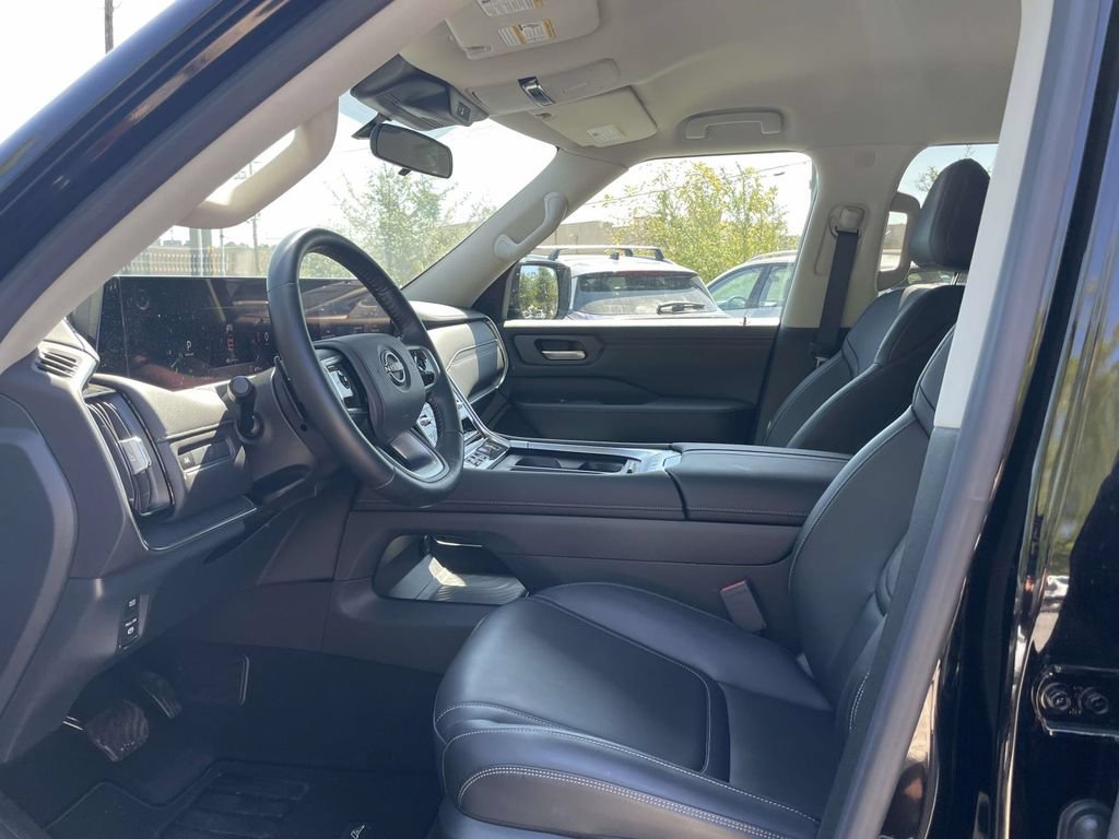 Used 2025 Nissan Armada SV AWD/4WD image 14
