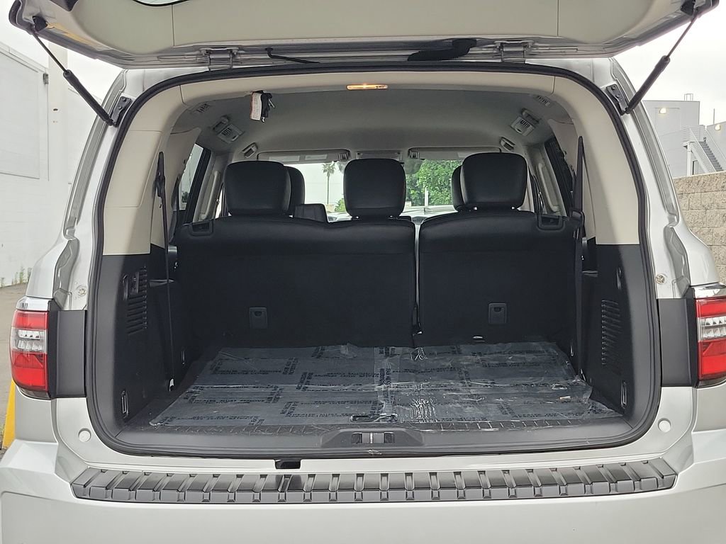 Used 2024 Nissan Armada SV image 28