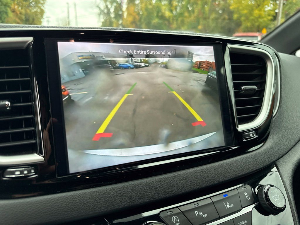 Used 2026 Chrysler Pacifica Select FWD image 30