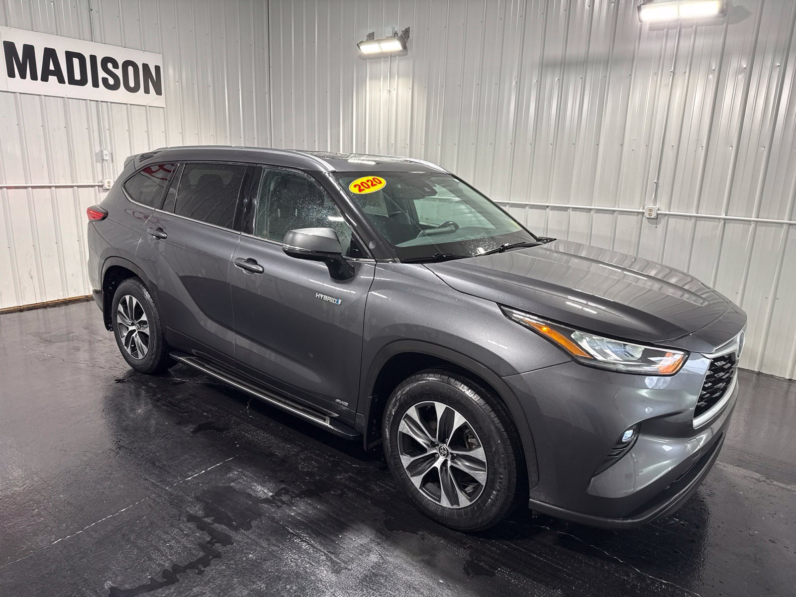 Used 2020 Toyota Highlander XLE AWD/4WD image 7