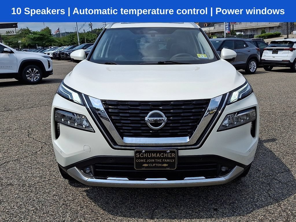 Used 2021 Nissan Rogue Platinum AWD/4WD image 2