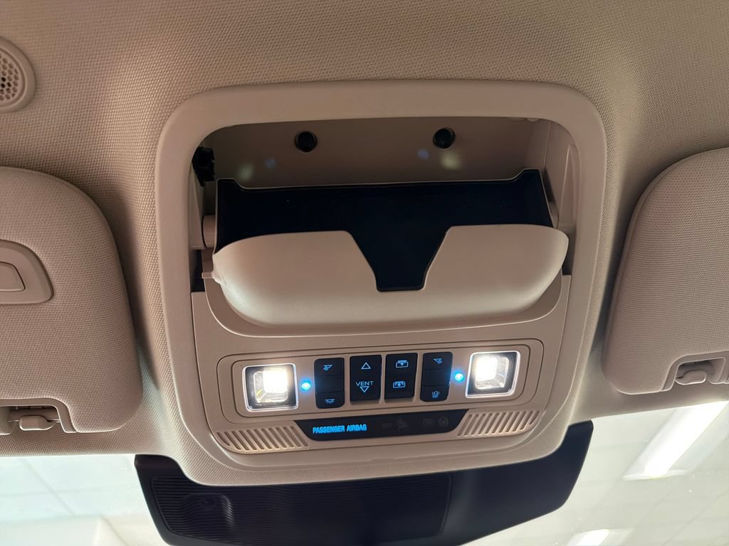 Used 2024 Ford Explorer Limited w/ Limited Technology Package RWD image 16