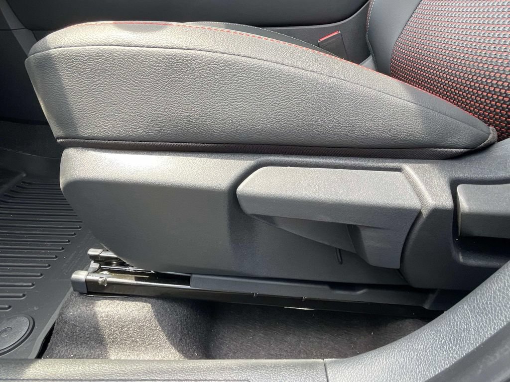 New 2026 Nissan Kicks SR w/ SR Premium Package FWD image 16