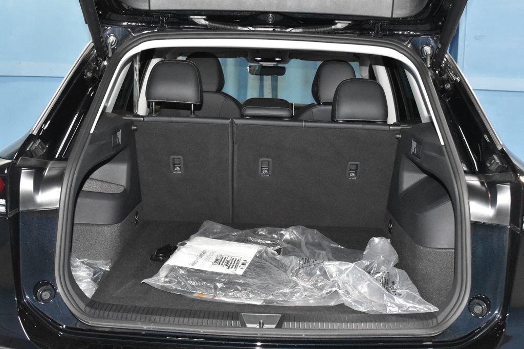 Certified 2026 Volkswagen Tiguan SE w/ Panoramic Sunroof Package AWD/4WD image 24